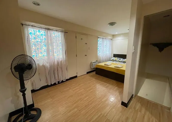 Lovely Away From Apartment *