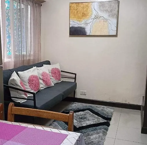Lovely Away From Apartment *